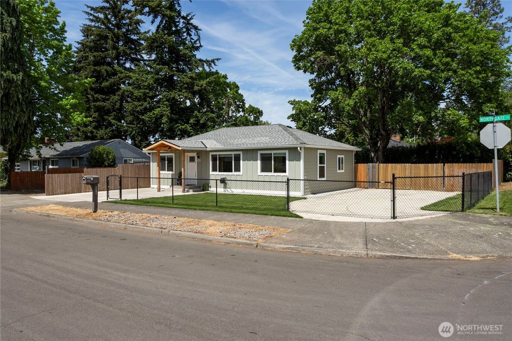 Photo of 8910 SE Northgate Avenue, Vancouver, WA 98664 (MLS # 2513419)