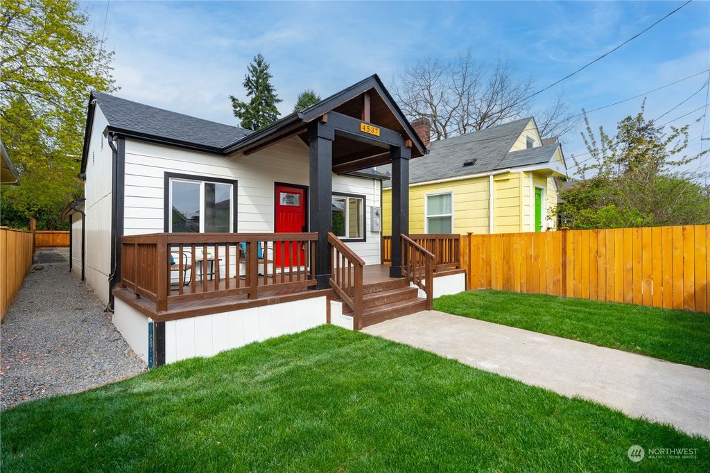 Photo of 4537 35th Avenue S, Seattle, WA 98118 (MLS # 2217508)