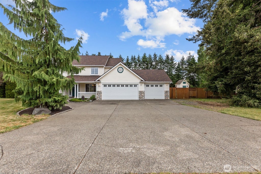 Photo of 825 267th Street Ct E, Spanaway, WA 98387 (MLS # 2540132)