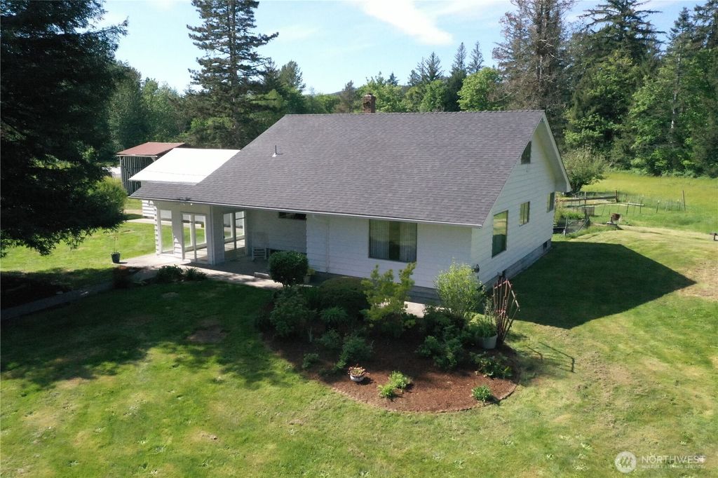 Photo of 38013 US 2, Sultan, WA 98294 (MLS # 2525636)