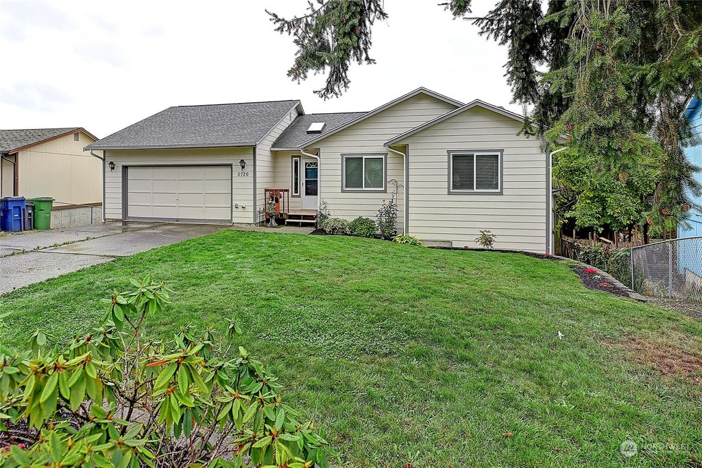 Photo of 5726 61 Drive NE, Marysville, WA 98270 (MLS # 2172794)