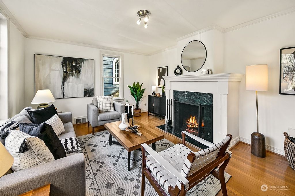 Photo of 2107 NE Ravenna Boulevard, Seattle, WA 98105 (MLS # 2201287)