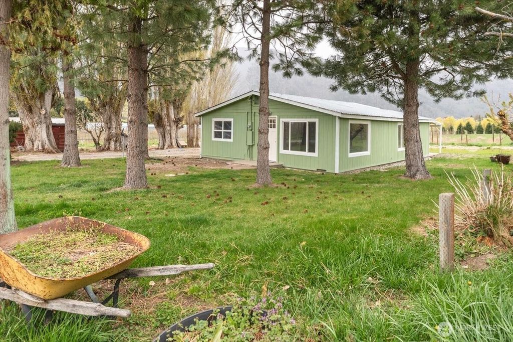 Photo of 293 Barkley Road, Manson, WA 98831 (MLS # 2510039)