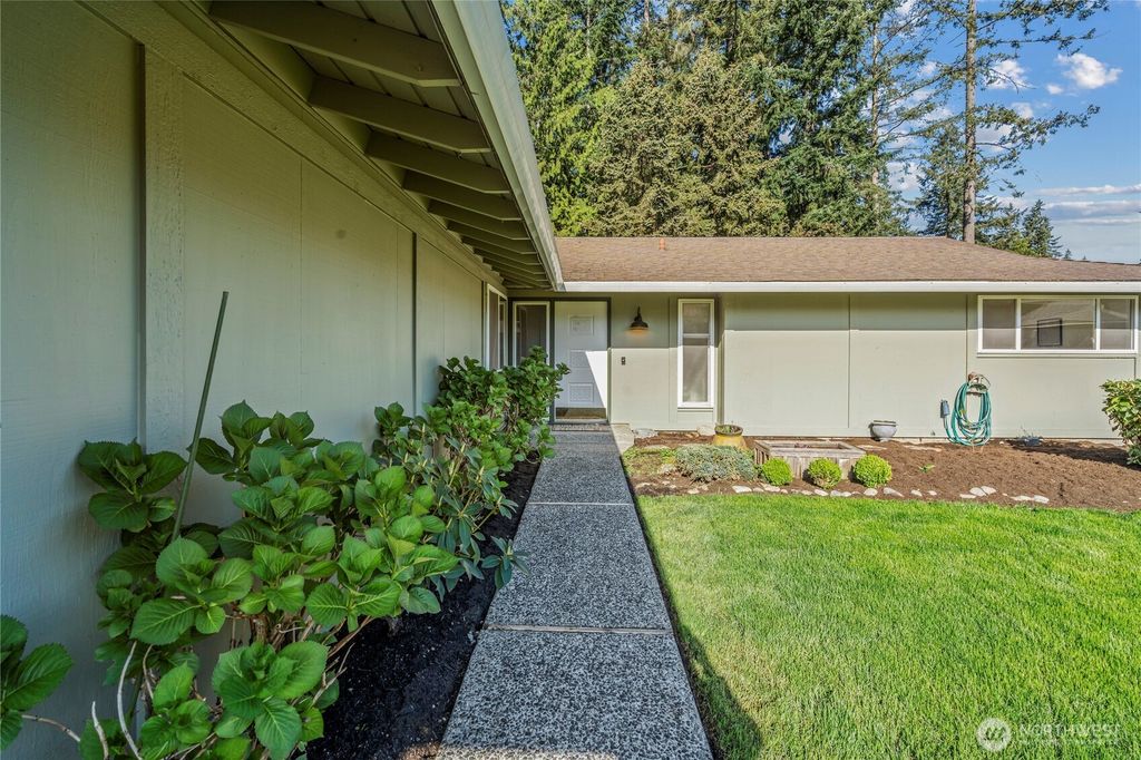 Photo of 14603 165th Avenue SE, Renton, WA 98059 (MLS # 2364051)