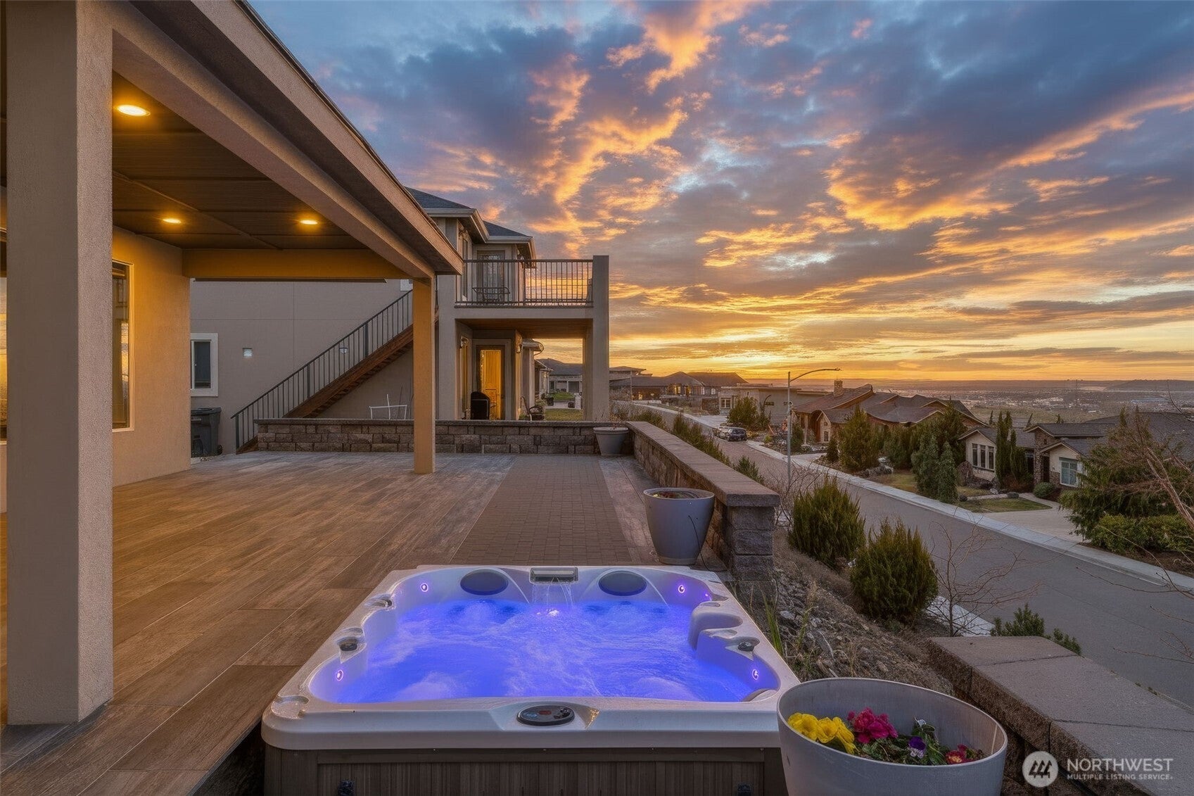 2531 Falconcrest Loop