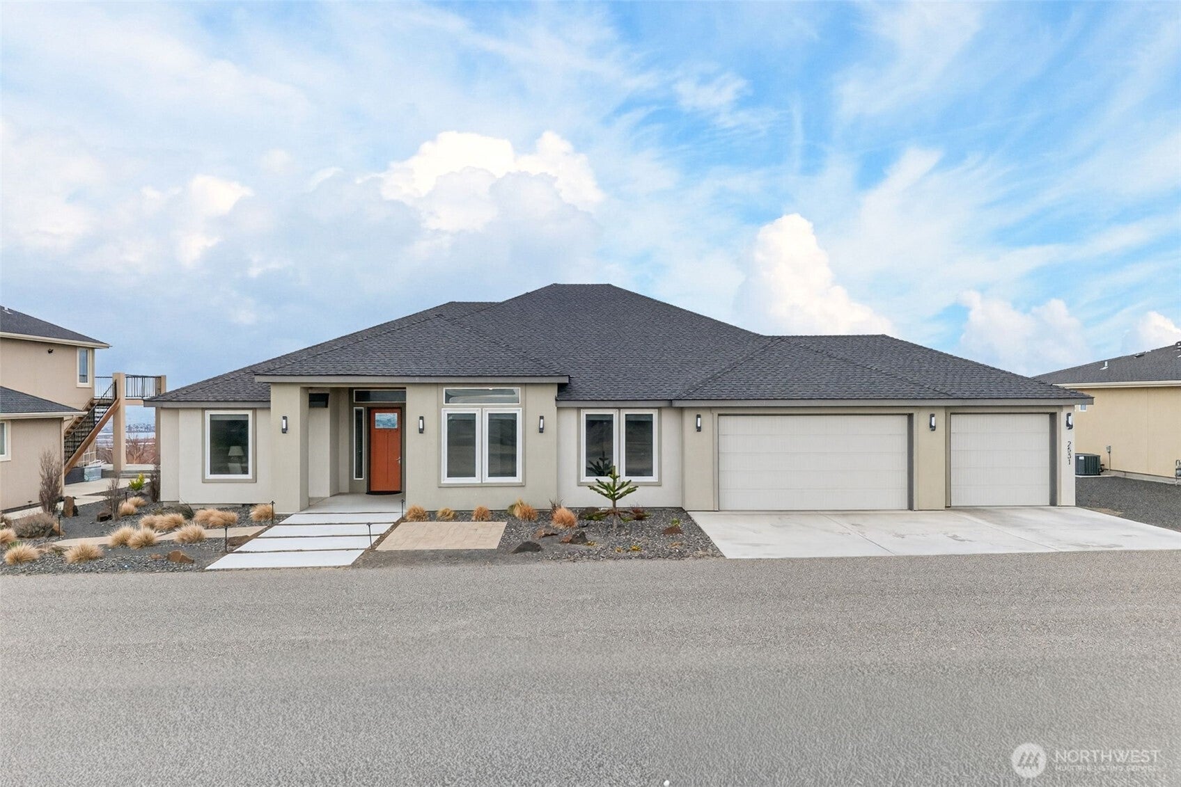 2531 Falconcrest Loop