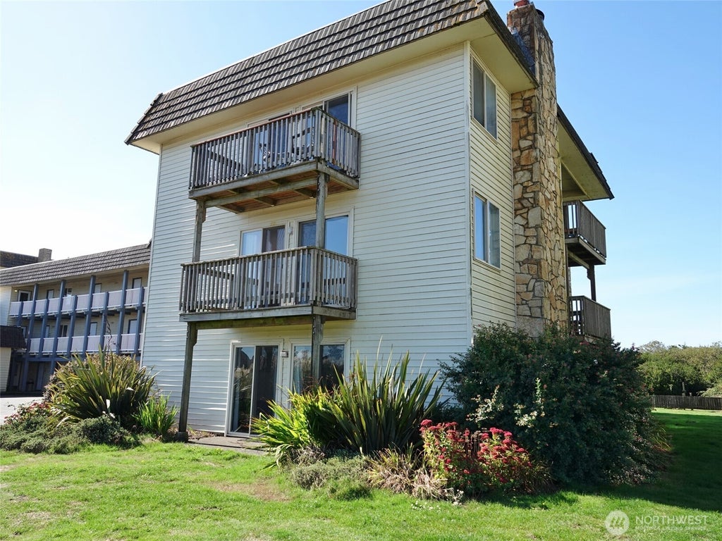 Photo of 615 Ocean Shores Boulevard NW #124, Ocean Shores, WA 98569 (MLS # 2587311)