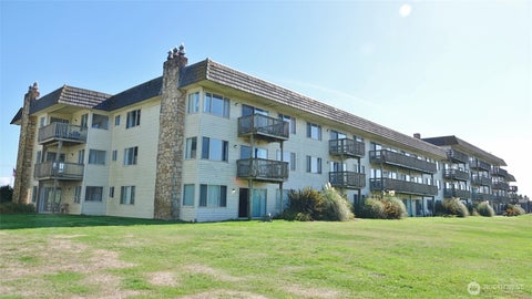 Photo of 615 Ocean Shores Boulevard NW #124, Ocean Shores, WA 98569 (MLS # 2587311)