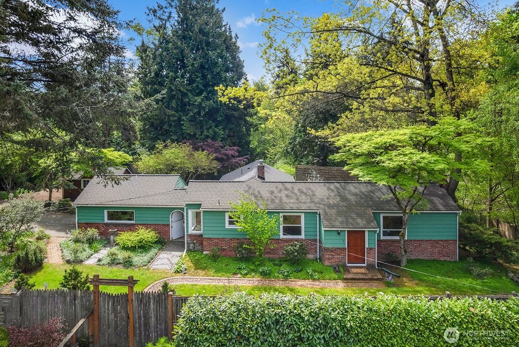 Photo of 4423 NE 178th Street, Lake Forest Park, WA 98155 (MLS # 2517019)