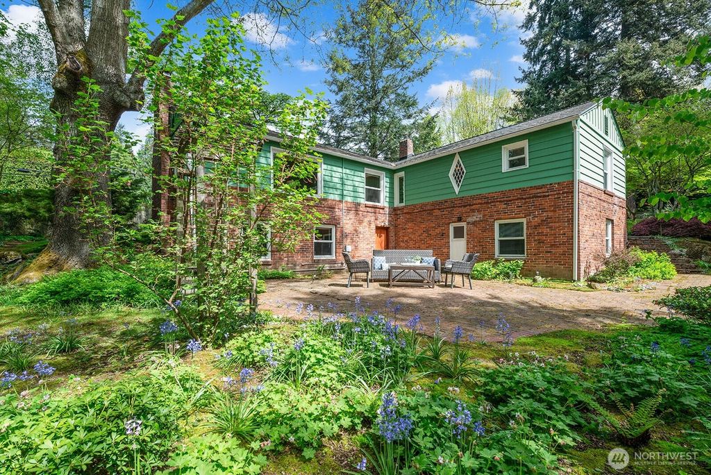 Photo of 4423 NE 178th Street, Lake Forest Park, WA 98155 (MLS # 2517019)