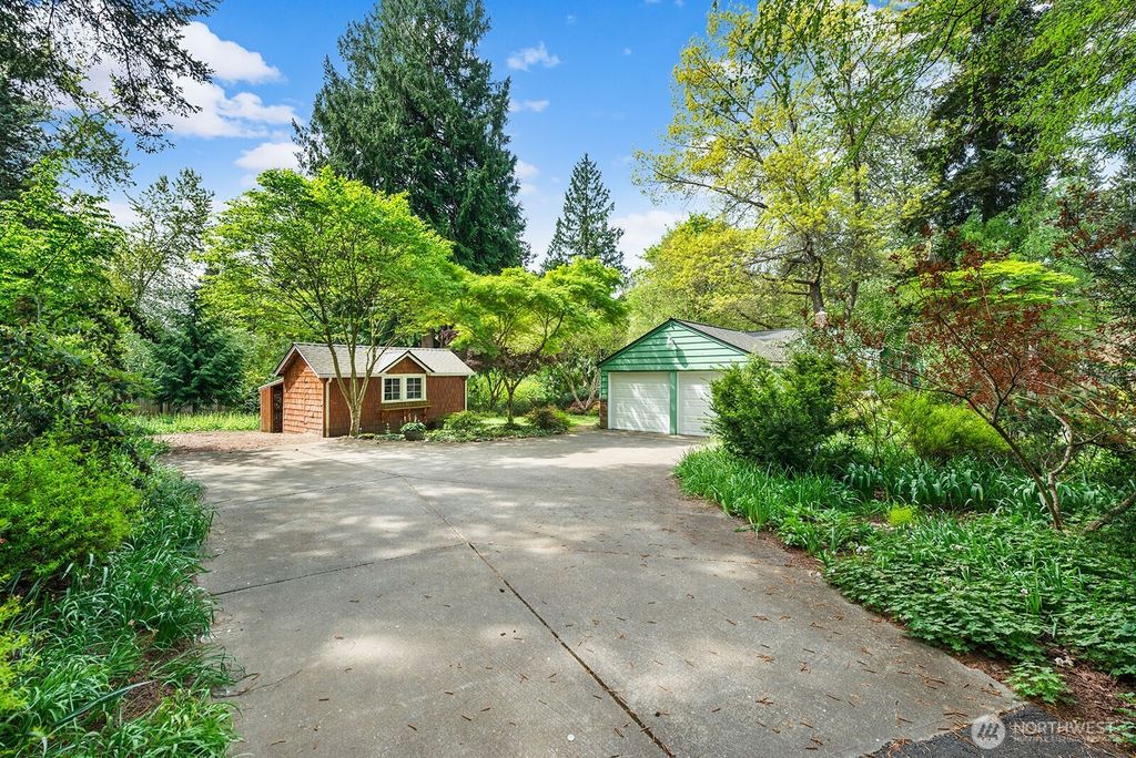 Photo of 4423 NE 178th Street, Lake Forest Park, WA 98155 (MLS # 2517019)