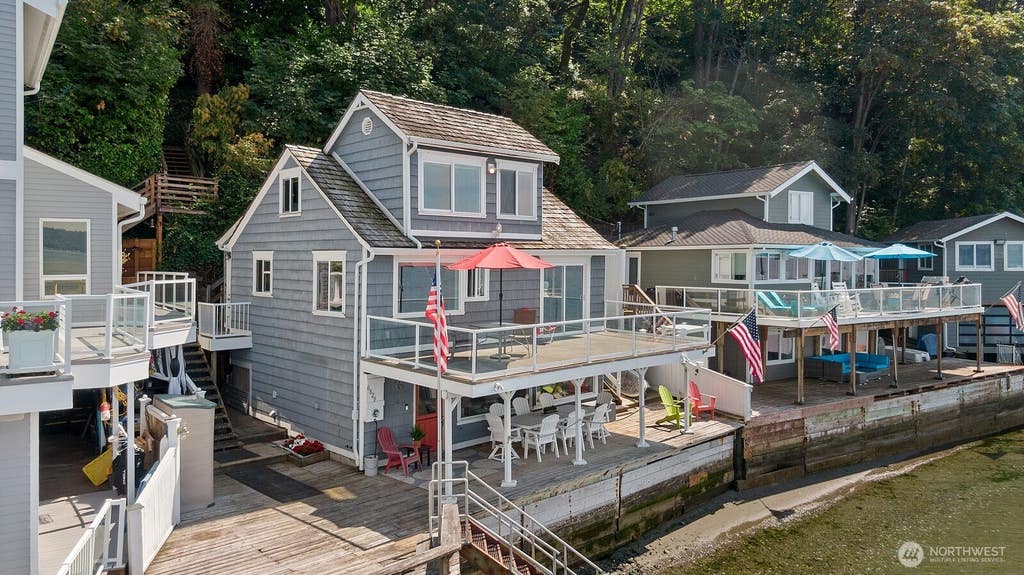 Photo of 6829 Munter Lane NE, Tacoma, WA 98422 (MLS # 2549009)
