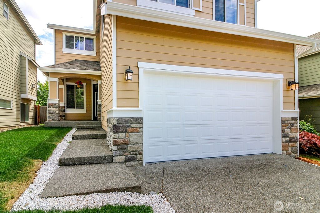 Photo of 9449 S 196th Place, Renton, WA 98055 (MLS # 2370255)