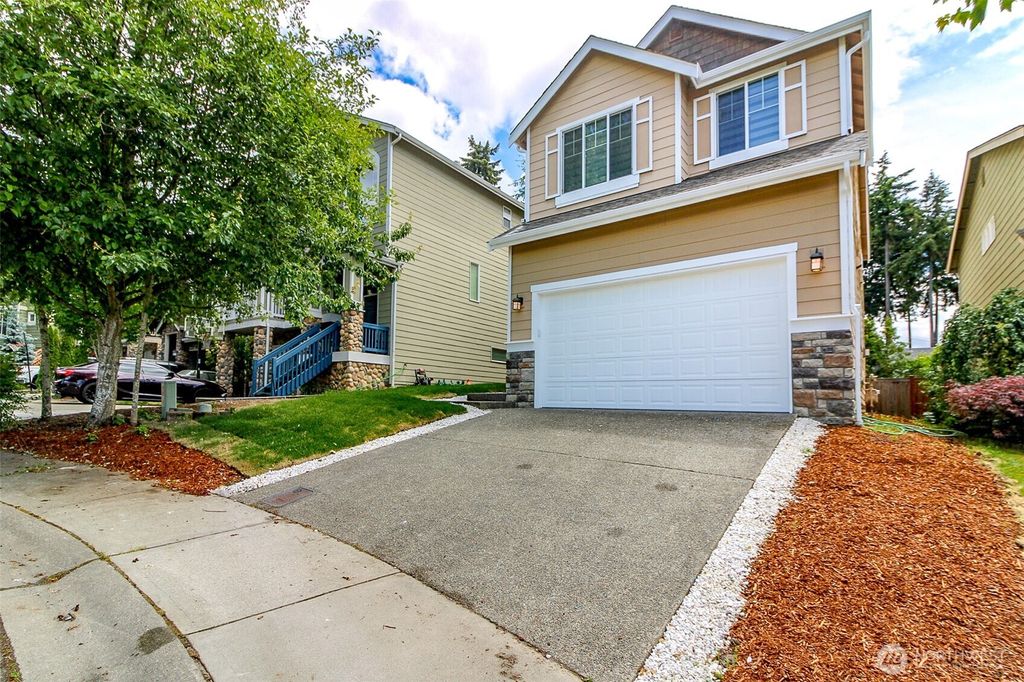 Photo of 9449 S 196th Place, Renton, WA 98055 (MLS # 2370255)
