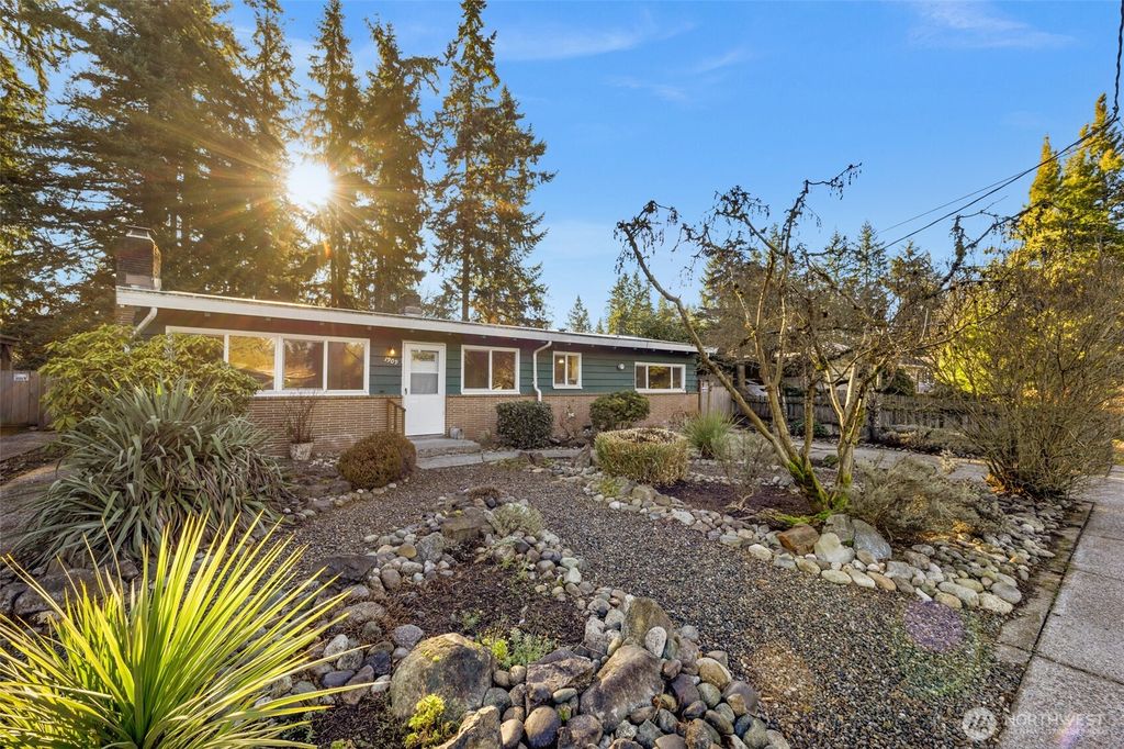 Photo of 1909 N 192nd Street, Shoreline, WA 98133 (MLS # 2470085)