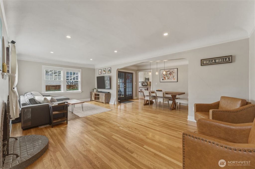 Photo of 921 University Street, Walla Walla, WA 99362 (MLS # 2498495)