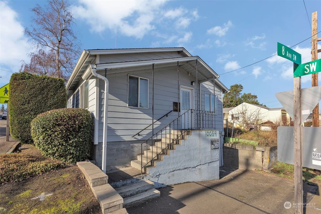 Photo of 10059 8th Avenue SW, Seattle, WA 98146 (MLS # 2322767)