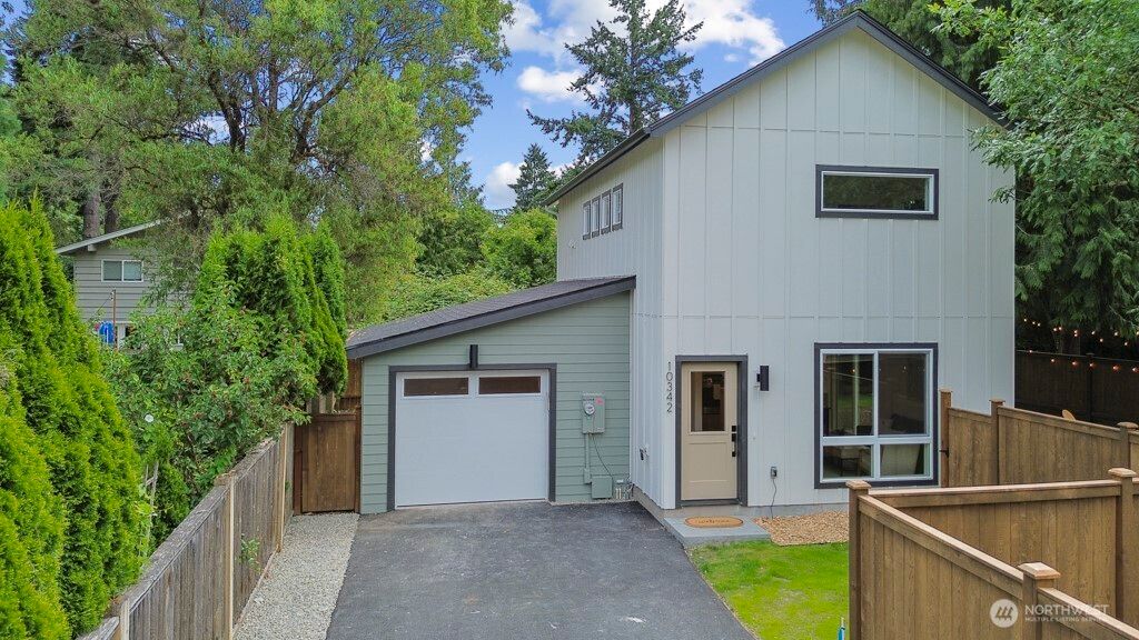 Photo of 10342 39th Avenue NE, Seattle, WA 98125 (MLS # 2399014)