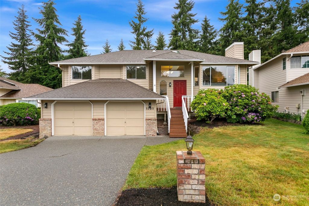 Photo of 5705 112th Place SW, Mukilteo, WA 98275 (MLS # 2125774)