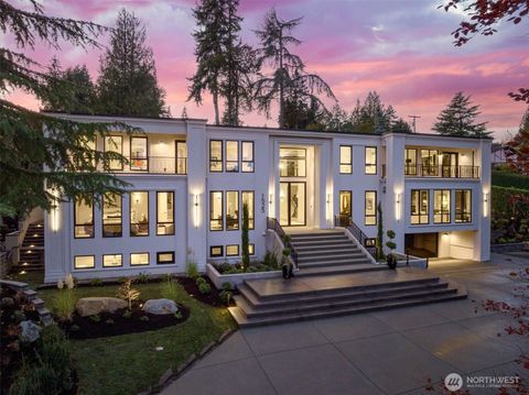 Photo of 1525 79th Place NE, Medina, WA 98039 (MLS # 2499488)