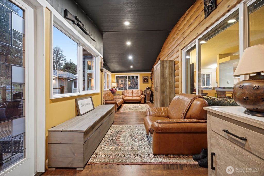 Photo of 11027 Shuksan Rim Drive, Deming, WA 98244 (MLS # 2459818)