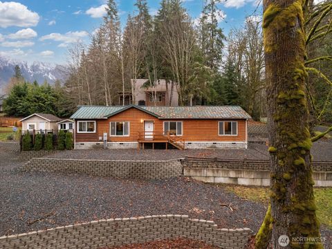 Photo of 11027 Shuksan Rim Drive, Deming, WA 98244 (MLS # 2459818)