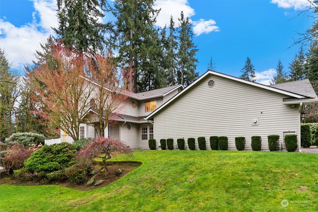 Photo of 8624 133rd Avenue NE, Redmond, WA 98052 (MLS # 2205450)