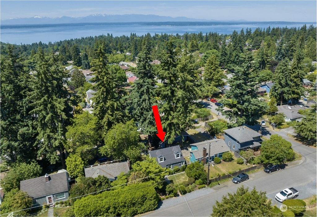 Photo of 11549 Palatine Avenue N, Seattle, WA 98133 (MLS # 2127664)
