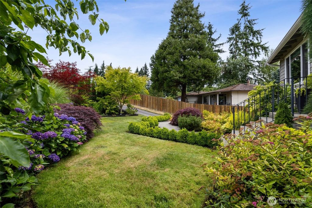 Photo of 13709 30th Drive SE, Mill Creek, WA 98012 (MLS # 2402674)