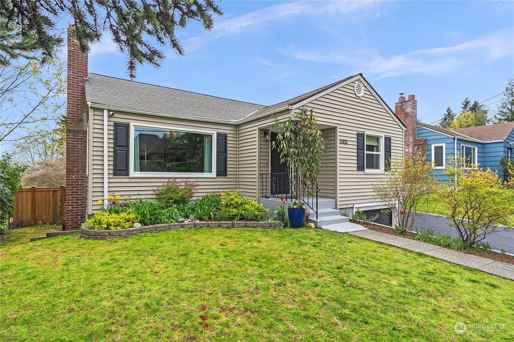 Photo of 9416 42nd Avenue NE, Seattle, WA 98115 (MLS # 2222617)