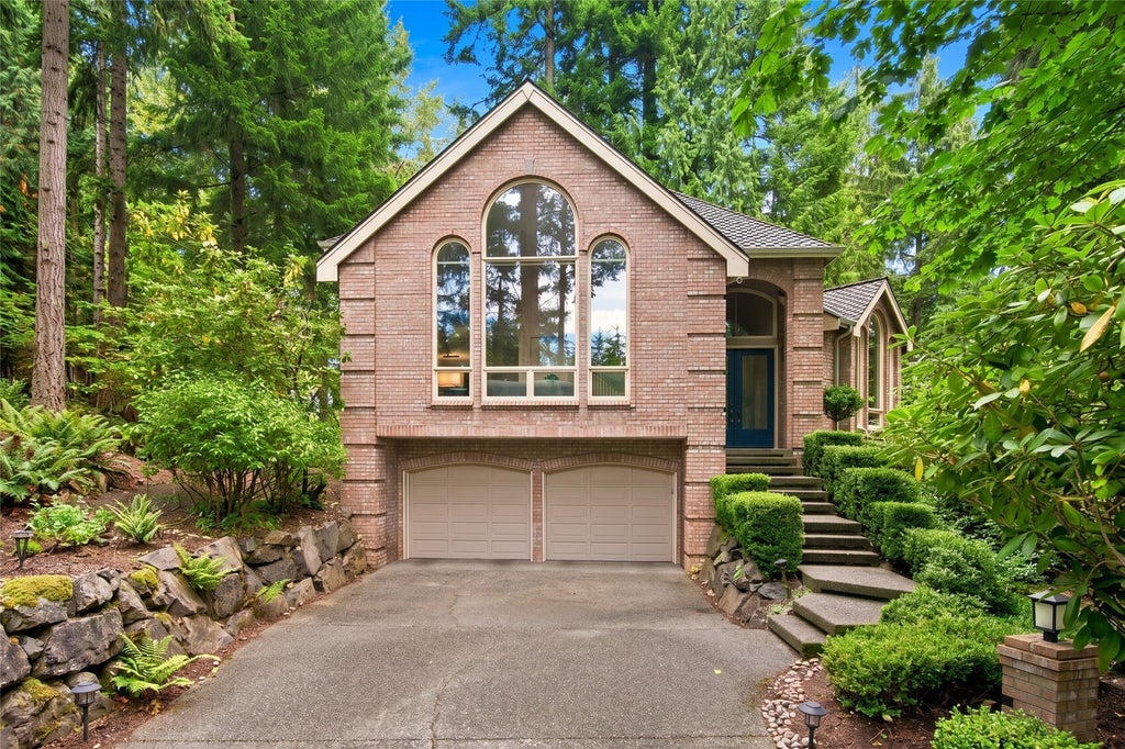 Photo of 4856 167th Avenue SE, Bellevue, WA 98006 (MLS # 2595540)