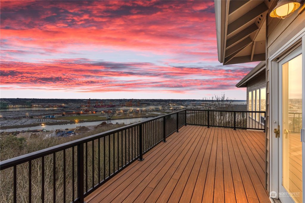 Photo of 6208 15th Street NE, Federal Way, WA 98422 (MLS # 2210565)