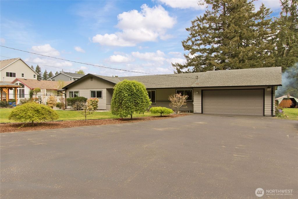 Photo of 25040 180th Avenue SE, Kent, WA 98042 (MLS # 2516524)