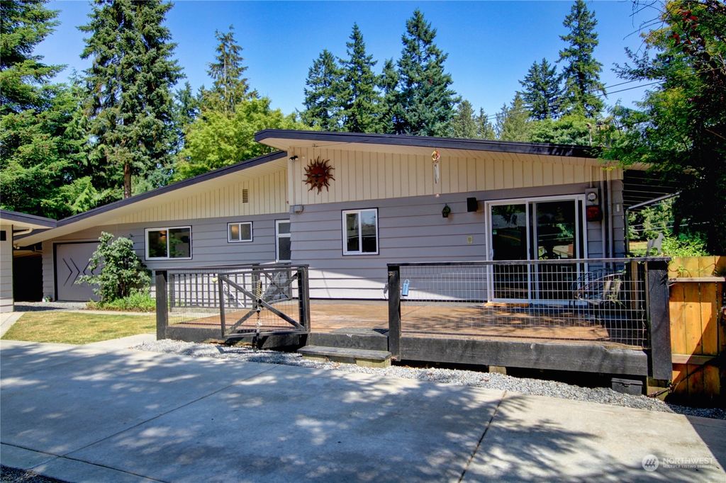 Photo of 8110 E Glen Drive, Everett, WA 98203 (MLS # 2134949)