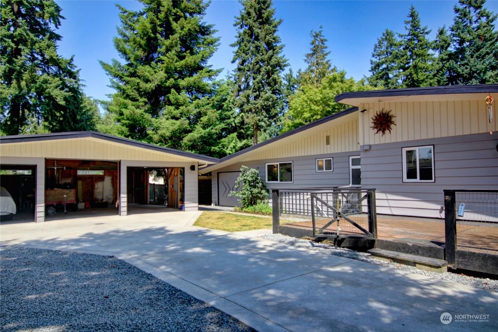 Photo of 8110 E Glen Drive, Everett, WA 98203 (MLS # 2134949)