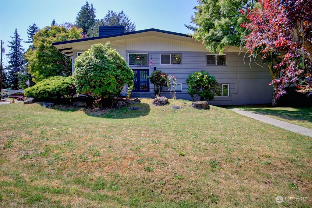 Photo of 8110 E Glen Drive, Everett, WA 98203 (MLS # 2134949)