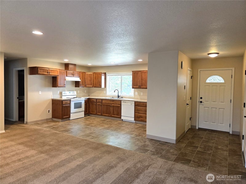 1113 Manzanita Way