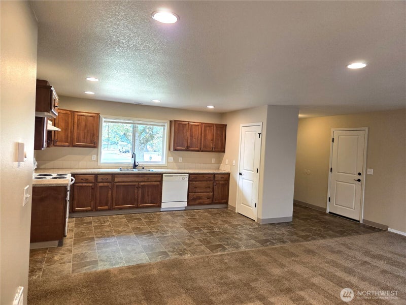 1113 Manzanita Way