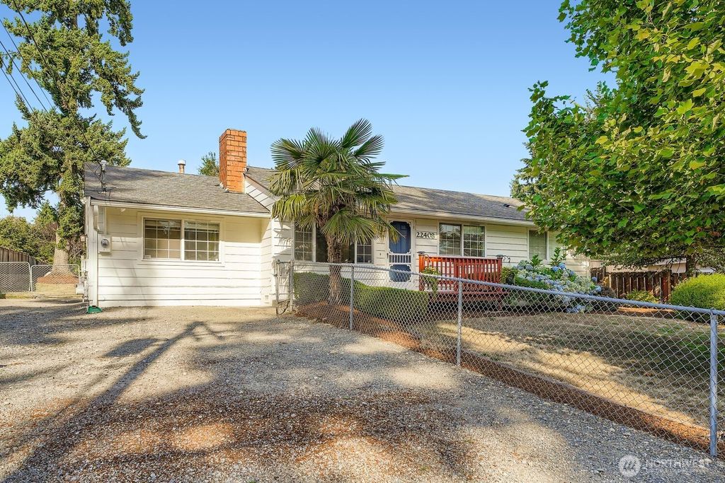 Photo of 22408 Meridian Avenue S, Bothell, WA 98021 (MLS # 2423773)