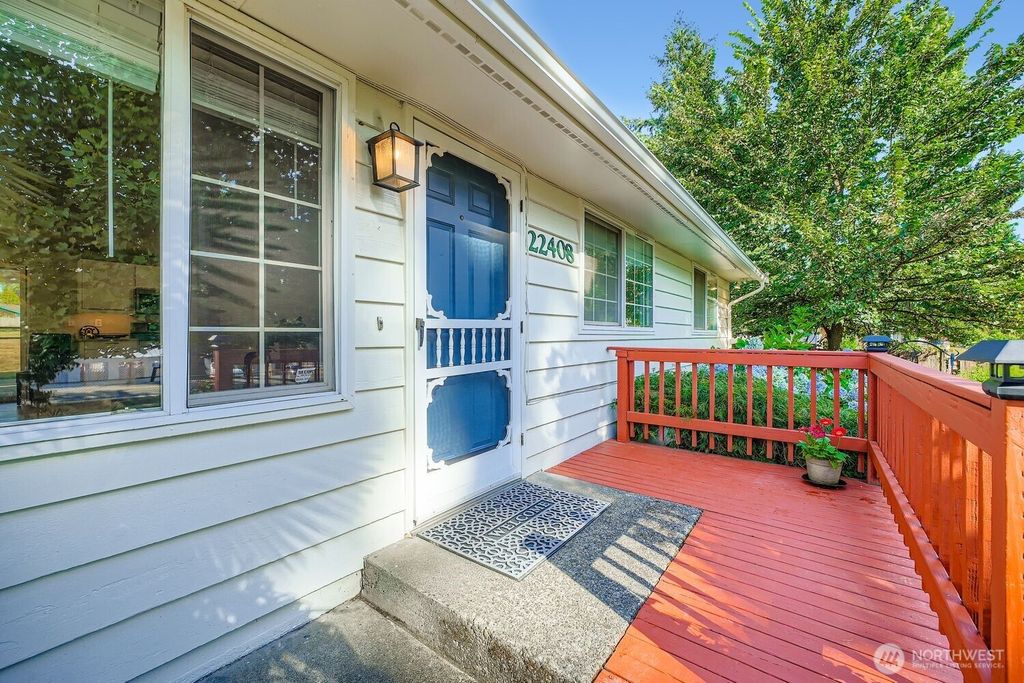 Photo of 22408 Meridian Avenue S, Bothell, WA 98021 (MLS # 2423773)