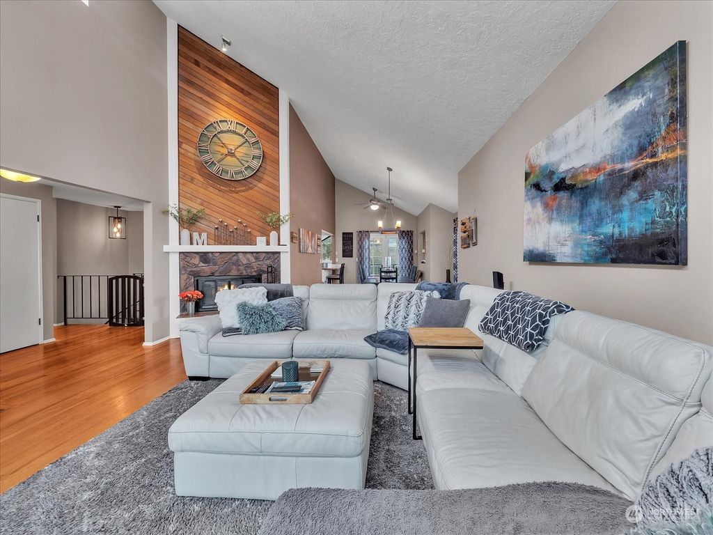 Photo of 14141 57th Avenue S, Tukwila, WA 98168 (MLS # 2315454)