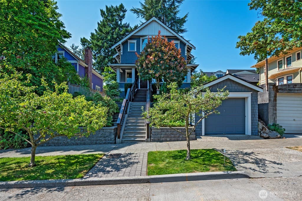 Photo of 4227 Meridian Avenue N, Seattle, WA 98103 (MLS # 2570039)