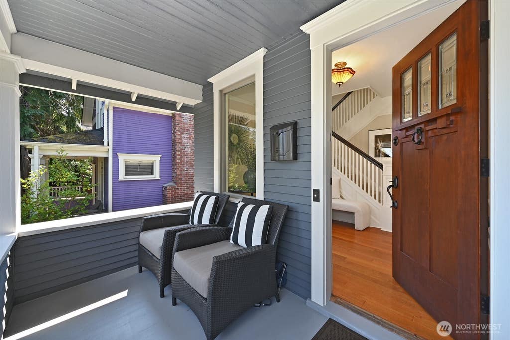 Photo of 4227 Meridian Avenue N, Seattle, WA 98103 (MLS # 2570039)