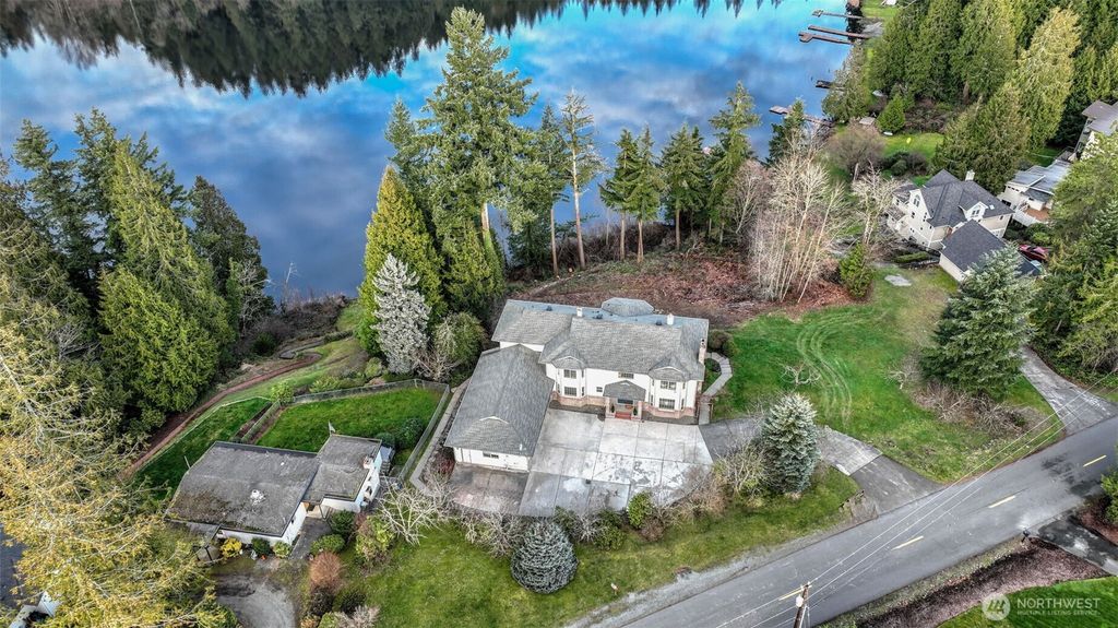 Photo of 18432 W Lake Desire Drive SE, Renton, WA 98058 (MLS # 2480242)