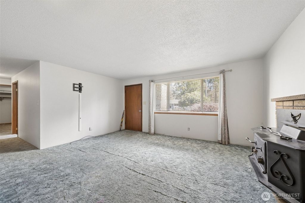 Photo of 14302 47th Avenue E, Tacoma, WA 98446 (MLS # 2496477)