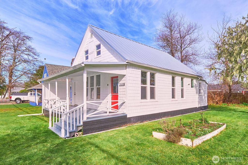 Photo of 4302 L Place, Seaview, WA 98644 (MLS # 2482640)