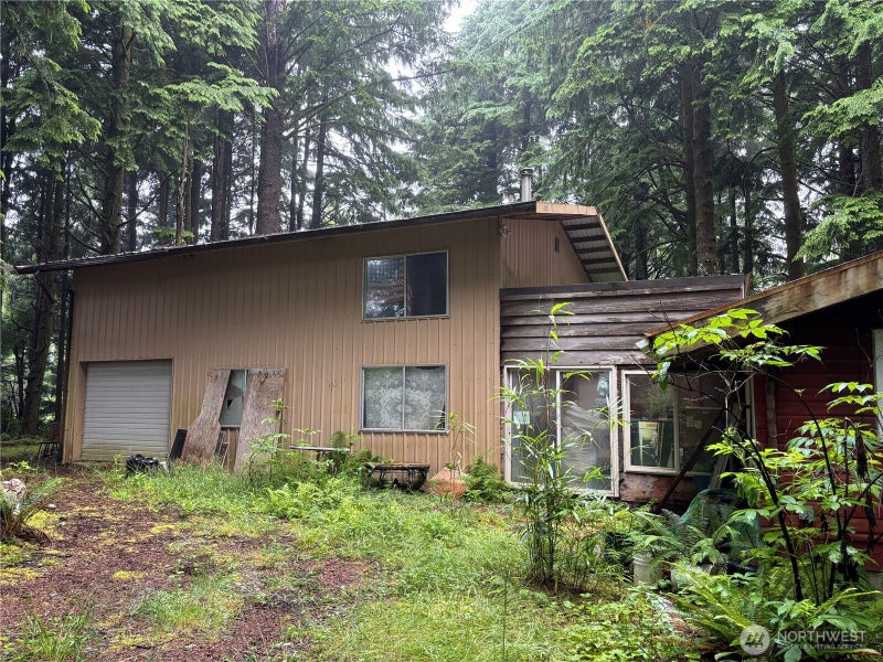 33 Oceanview Drive N