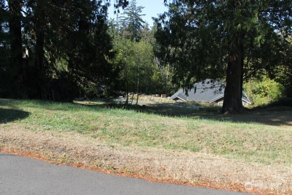 Photo of 2418 Crestridge Drive NW, Olympia, WA 98502 (MLS # 2522024)