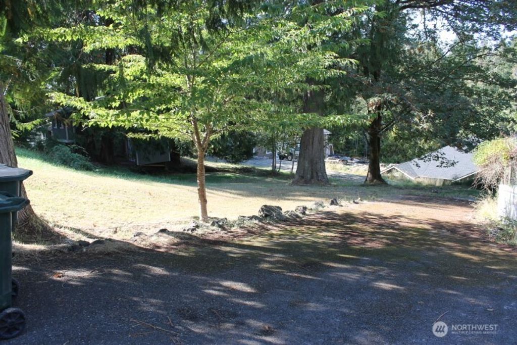 Photo of 2418 Crestridge Drive NW, Olympia, WA 98502 (MLS # 2522024)
