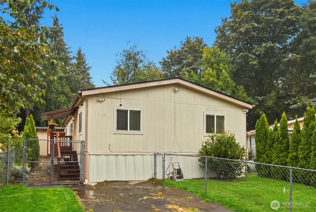 Photo of 22706 114th Place SE, Kent, WA 98031 (MLS # 2588233)